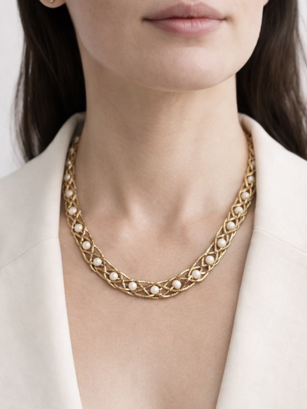 VINTAGE AVON Woven Gold Tone Pearl Station Necklace 18.5”
